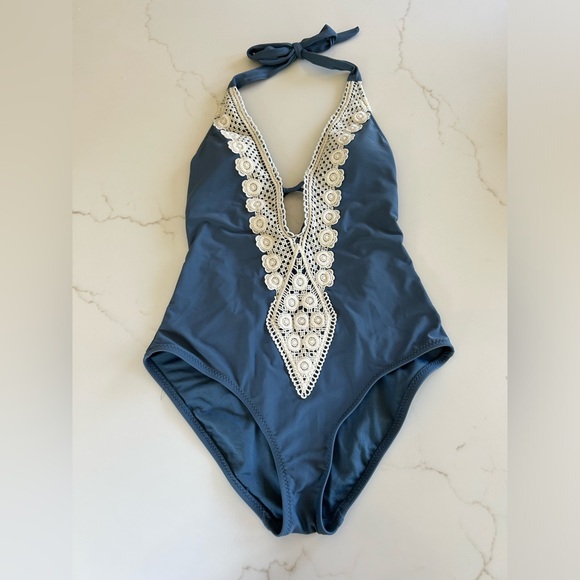 Mossimo Women's Crochet Trim Plunge Front One Piece Swimsuit NWOT - Picture 2 of 14